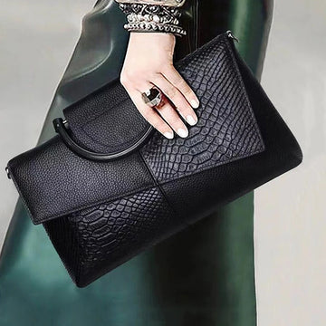 The Quiet Confidence Clutch
